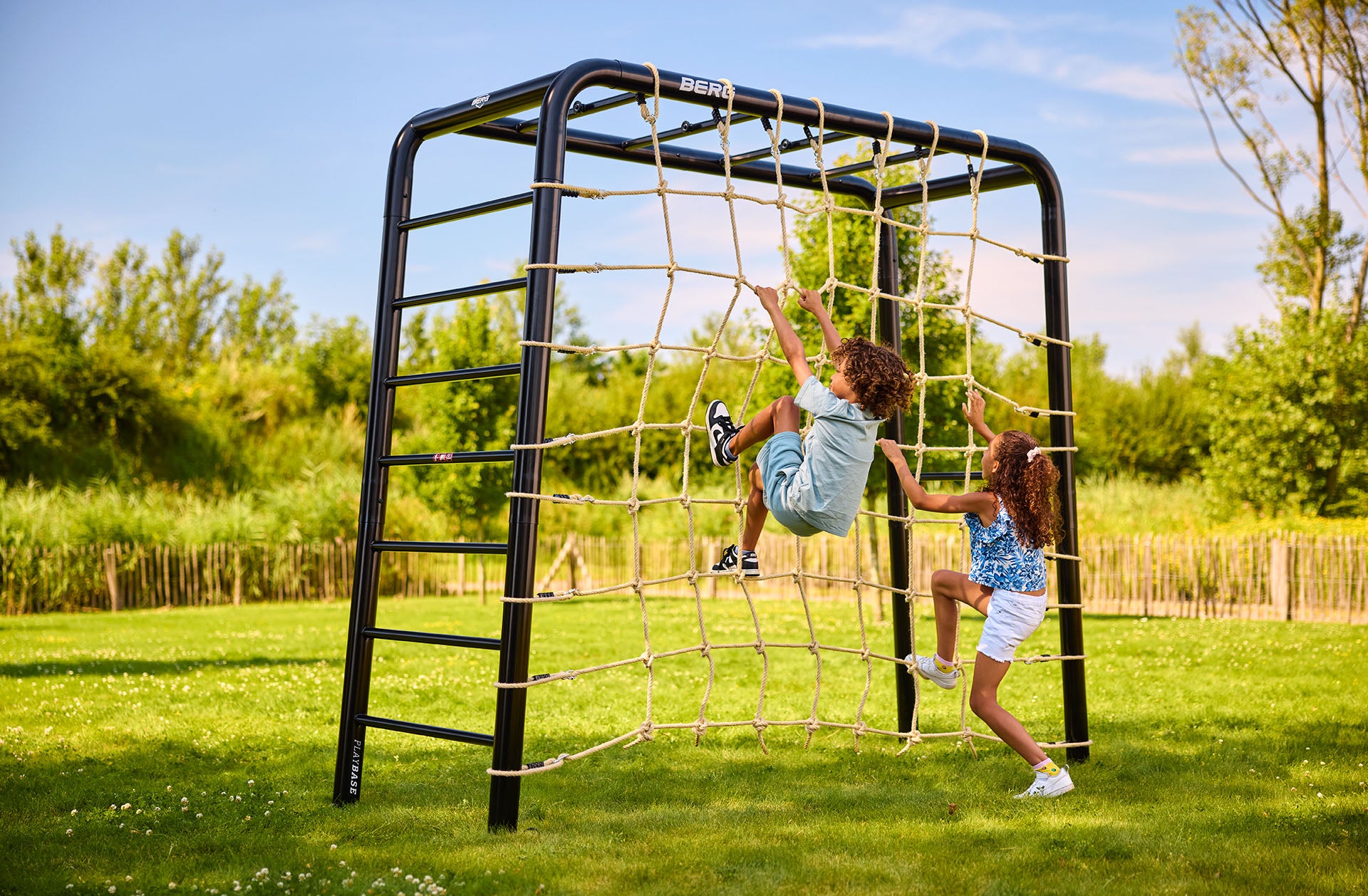 BERG PLAYBASE CLIMBING NET EXTRA LARGE