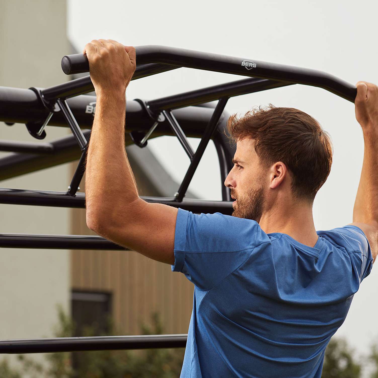 BERG PLAYBASE PULL-UP BAR
