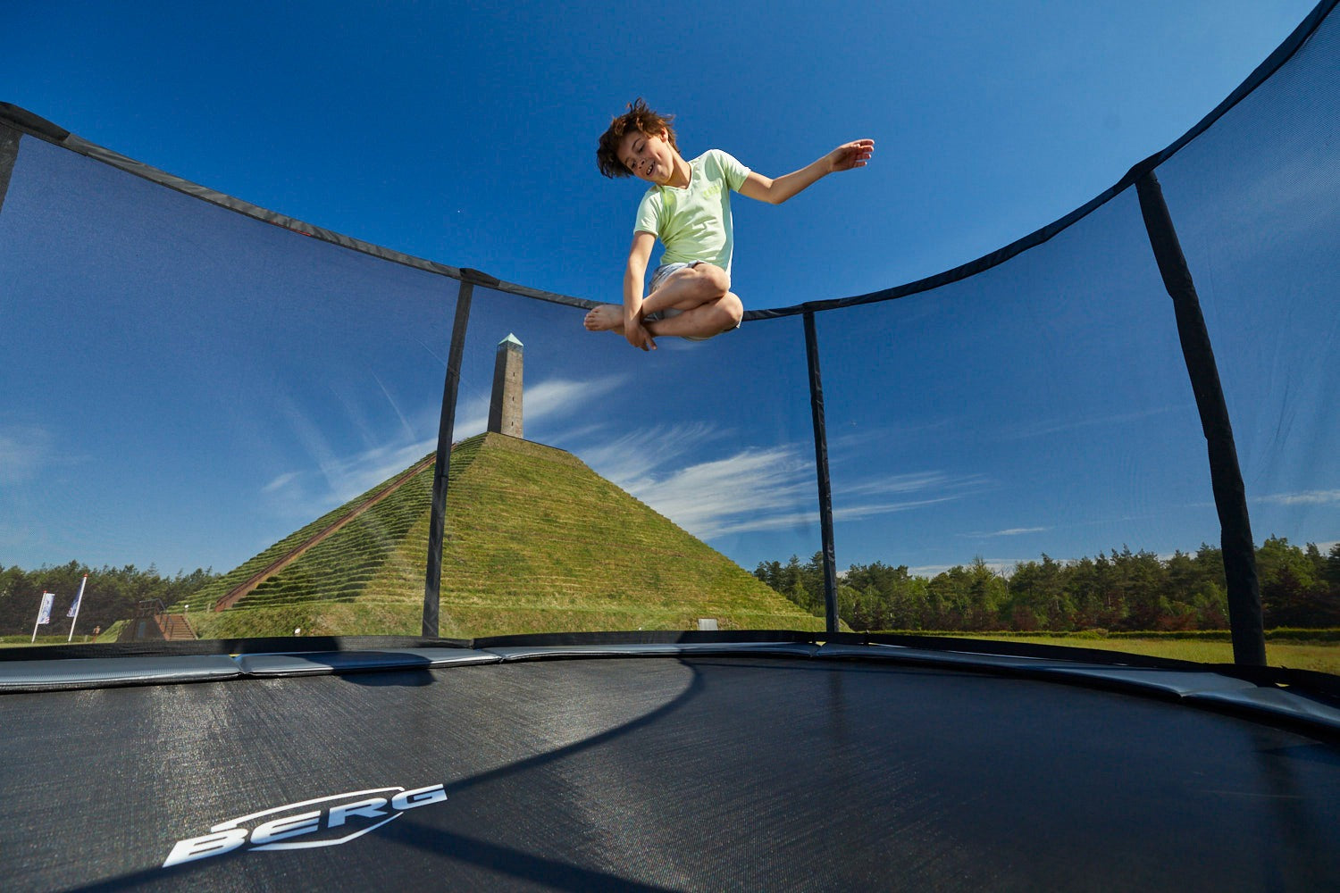 BERG Grand Champion 17 x 11ft Trampoline + SAFETY NET DLX XL