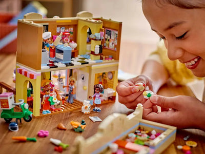 LEGO Friends Restaurant and Cooking School