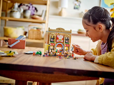 LEGO Friends Restaurant and Cooking School