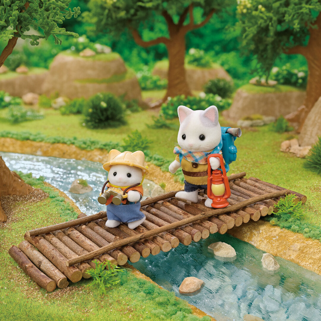 Sylvanian Families Exciting Exploration Set - Latte cat brother & baby