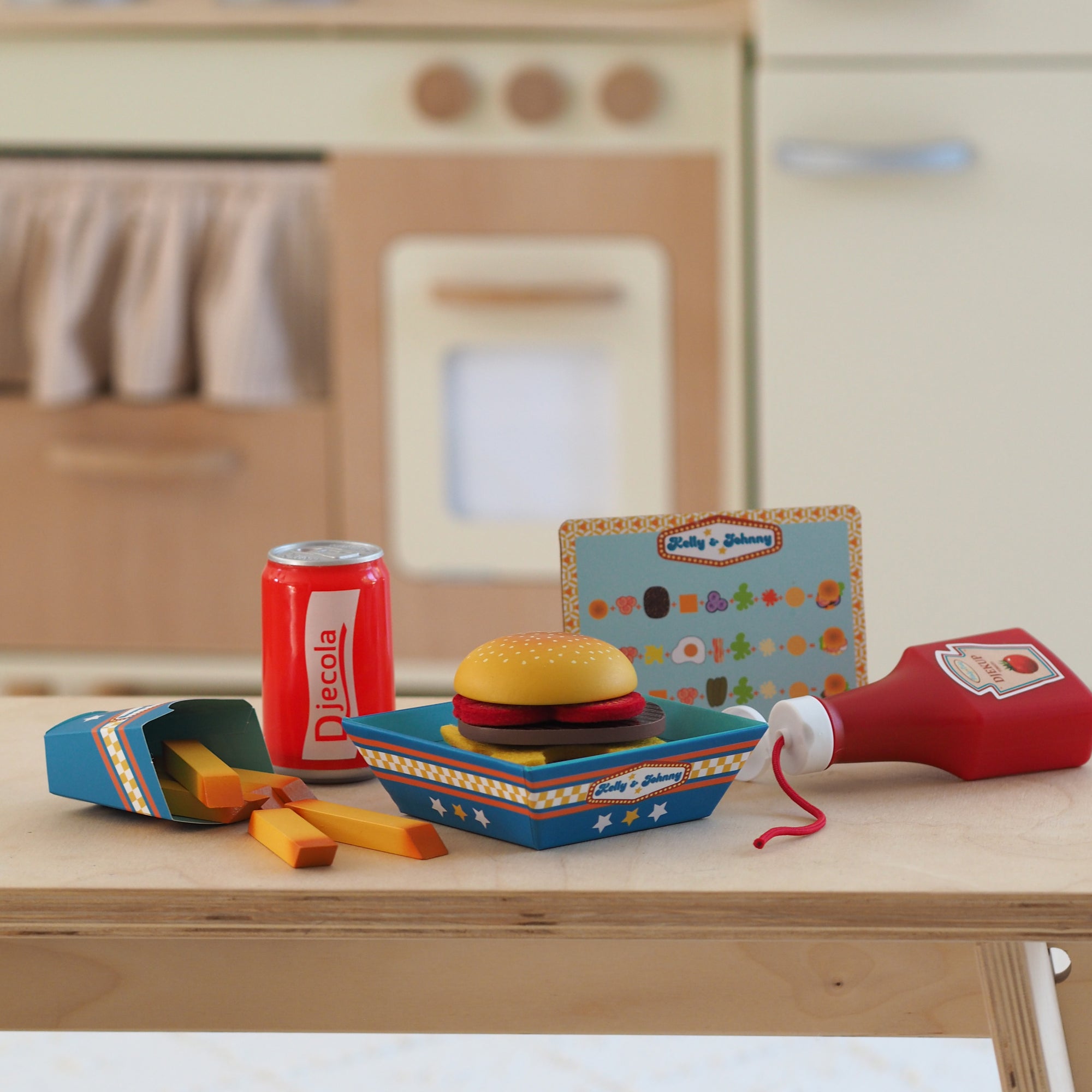 Djeco Role Play: Kelly & Johnny's Burgers