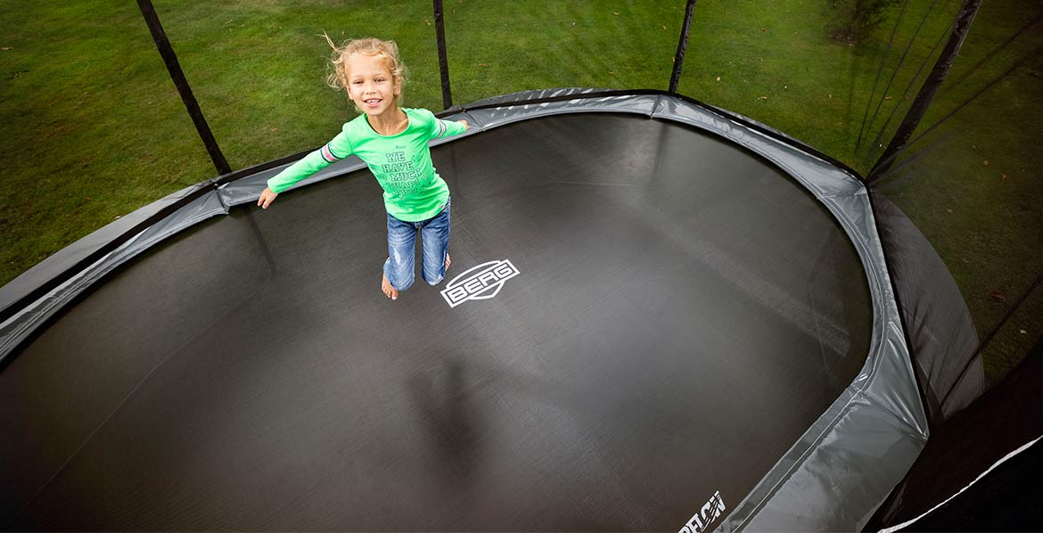 BERG GRAND ELITE 17 x 11ft TRAMPOLINE + SAFETY NET DELUXE