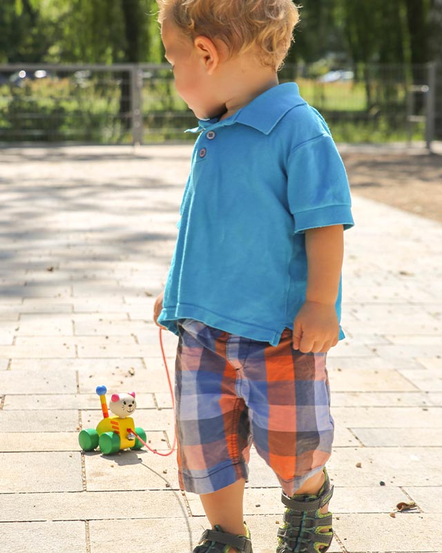 Selecta Spielzeug: Tinka, pull-along cat