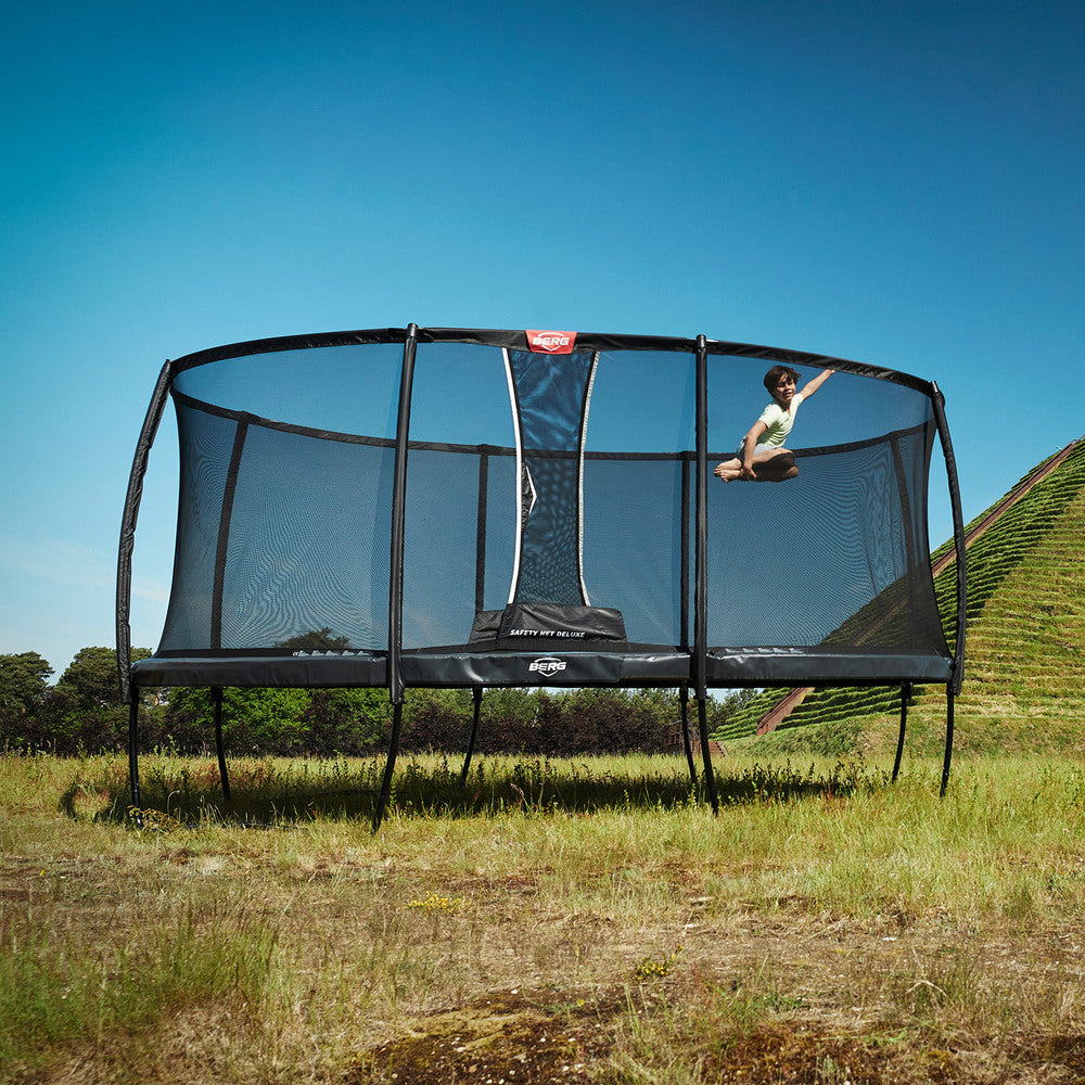 BERG GRAND ELITE 17 x 11ft TRAMPOLINE + SAFETY NET DLX XL