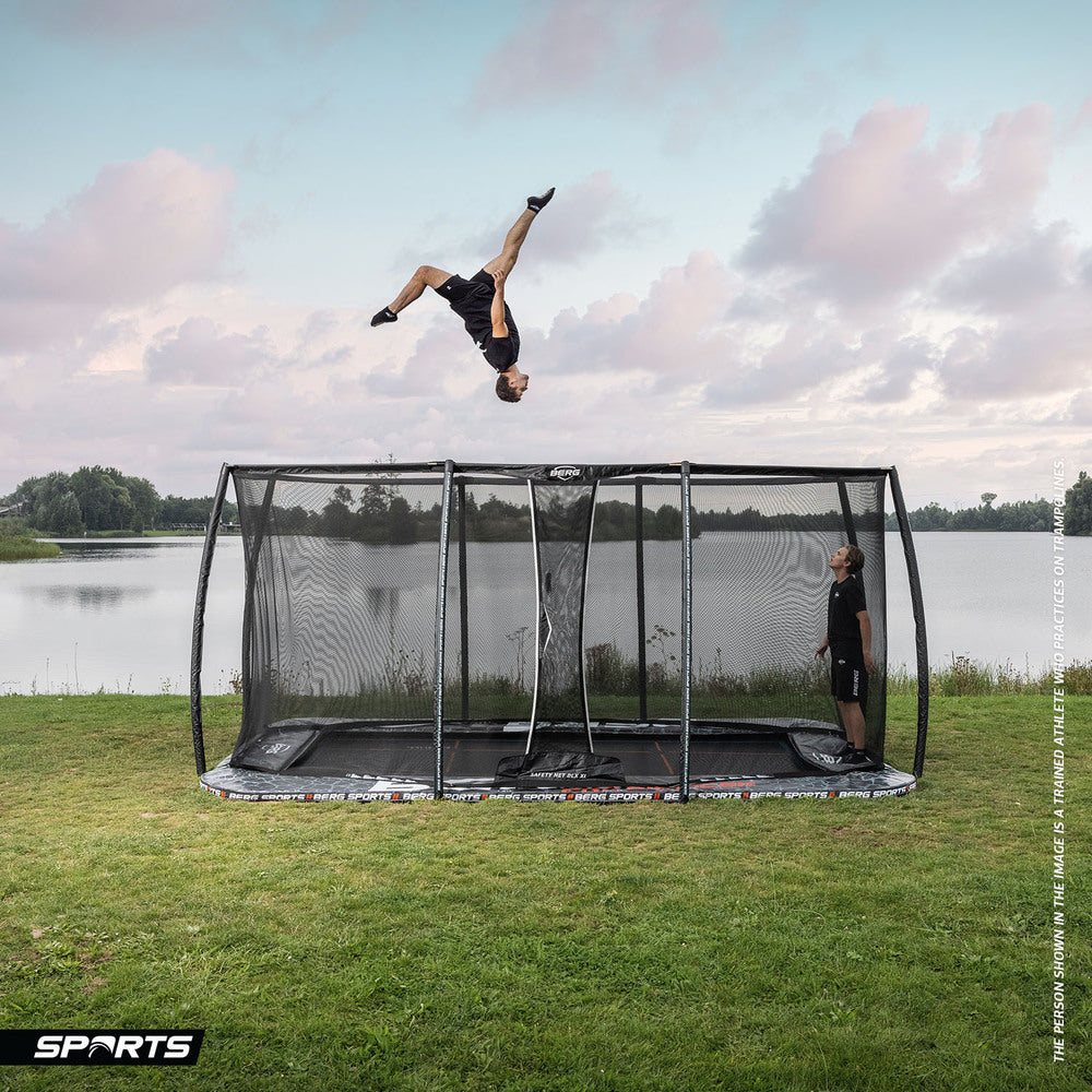 BERG ULTIM PRO BOUNCER 16.5ft x 16.5ft FLATGROUND +  XL SAFETY NET