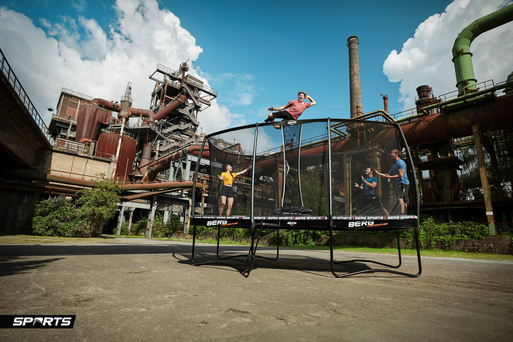 BERG ULTIM PRO BOUNCER REGULAR 16.5ft x 10.5ft + SAFETY NET DLX XL + LADDER